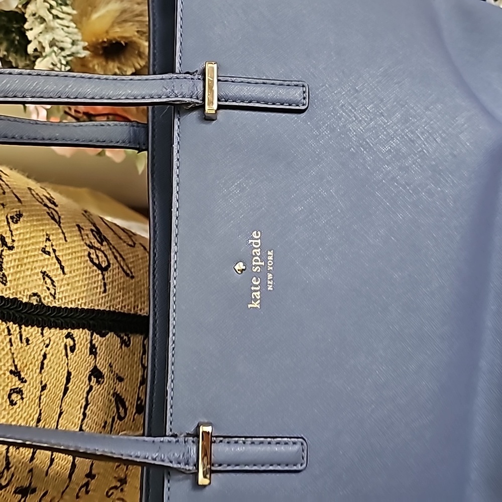 Kate Spade Tote - Picture 2 of 12